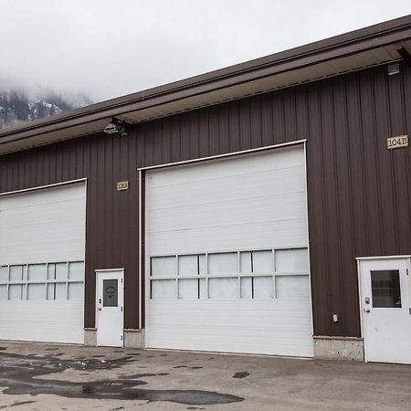 Novlan Suite By Revelstoke Vacations ภายนอก รูปภาพ